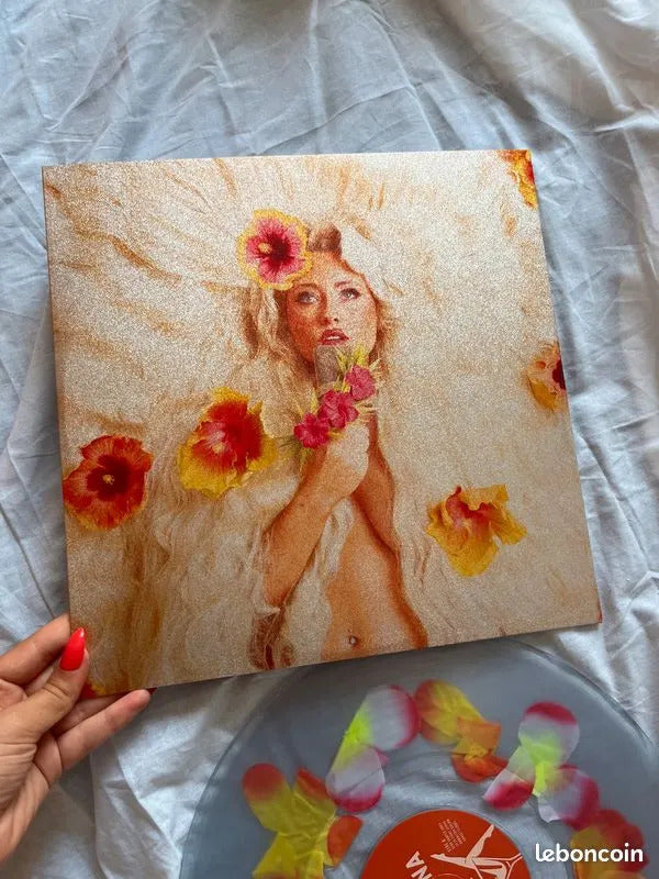 Remy Bond Backstage At The Tropicana Con Flores Reales Vinyl